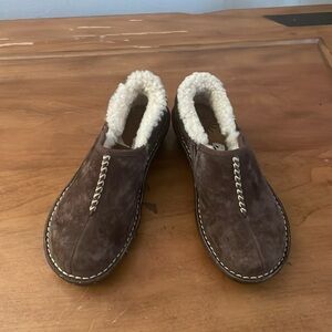 Ugg Bettey Sheepskin Lined Shoes Size 5